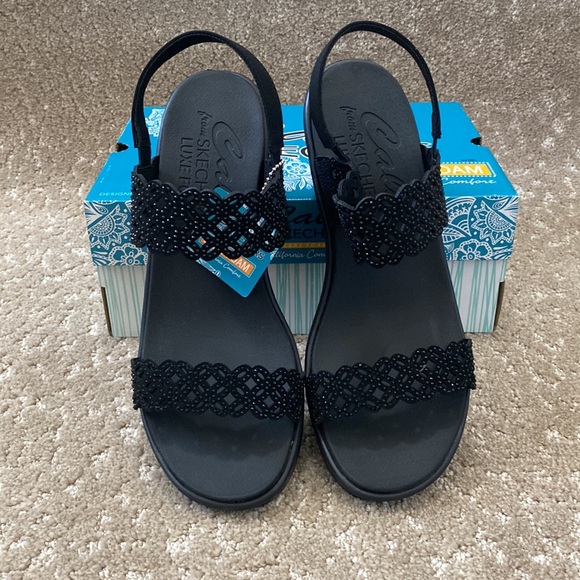 Cali From Skechers- Luxe Foam Sandals- Size 11 - Picture 3 of 7